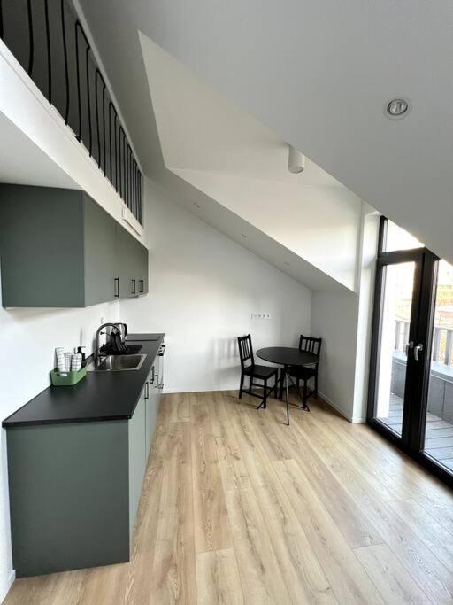 Brand-New Central Loft Apartment วิลนีอุส ภายนอก รูปภาพ